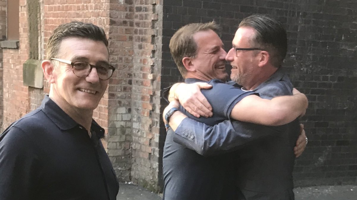 MichaelDiPaola's tweet photo. This is what an old mate turning up to surprise @simoncalderbank at #TwitFaced looks like. Magic moment. https://t.co/r0VfL5KYxU