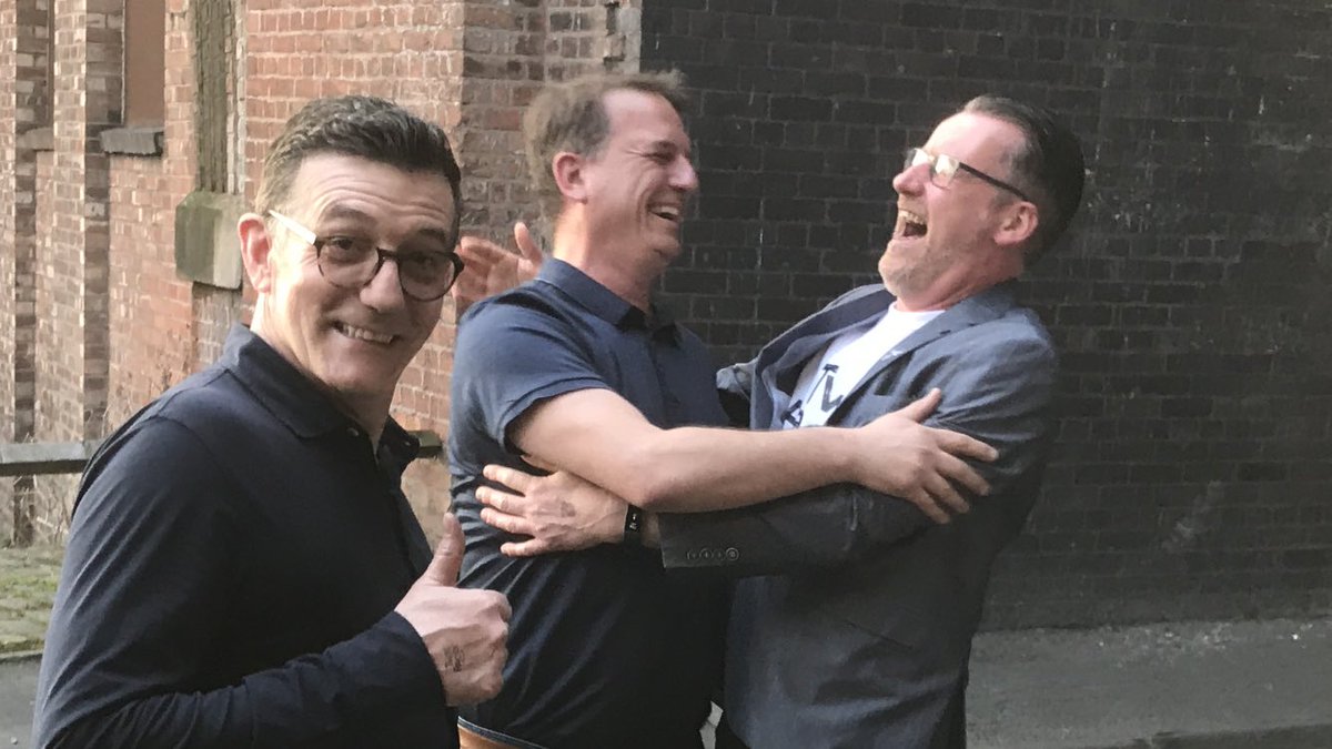MichaelDiPaola's tweet photo. This is what an old mate turning up to surprise @simoncalderbank at #TwitFaced looks like. Magic moment. https://t.co/r0VfL5KYxU