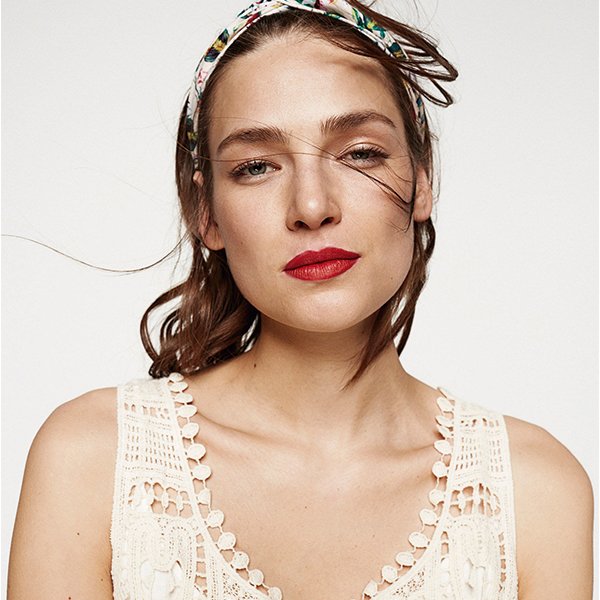 springfieldmw's tweet photo. It's all about details. Looking for gift ideas for her? Have a look to https://t.co/Uz8IeLxILQ or visit your Springfield store and find that special detail to her. #details #accessories #Springfieldnewin #Summer18 https://t.co/y05crTSEKH