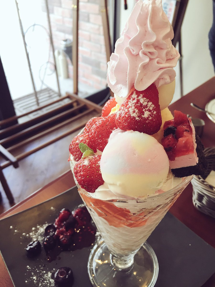地方民 Twitterren 石川県金沢市にあるミステリーカフェ 謎屋珈琲店 の春季限定パフェ 夢 出会い 魔性 を食べてきました どこかで森聞いた博素敵な名前嗣の最高のパフェをありがとうございます Vシリーズは最高