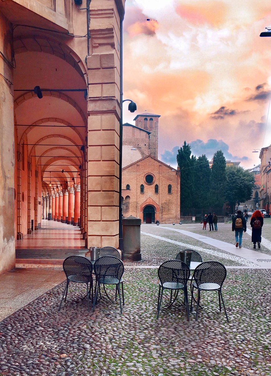 MyLovelyBologna's tweet photo. Pastel hues in special places for romantic hearts. #PiazzaSantoStefano in my lovely #Bologna❤️ https://t.co/NY6ZjZ9PEC