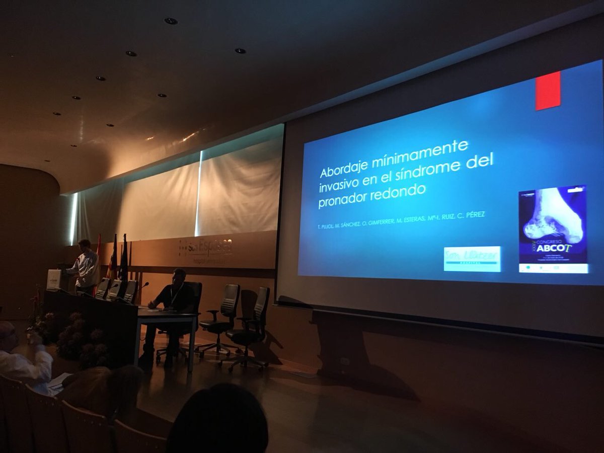 cot_hsll's tweet photo. Calidad en contenido y presentación de las comunicaciones de nuestros #residentes @cot_hsll Bravo !!💪#abcot2018 https://t.co/t3XiJaGx9H