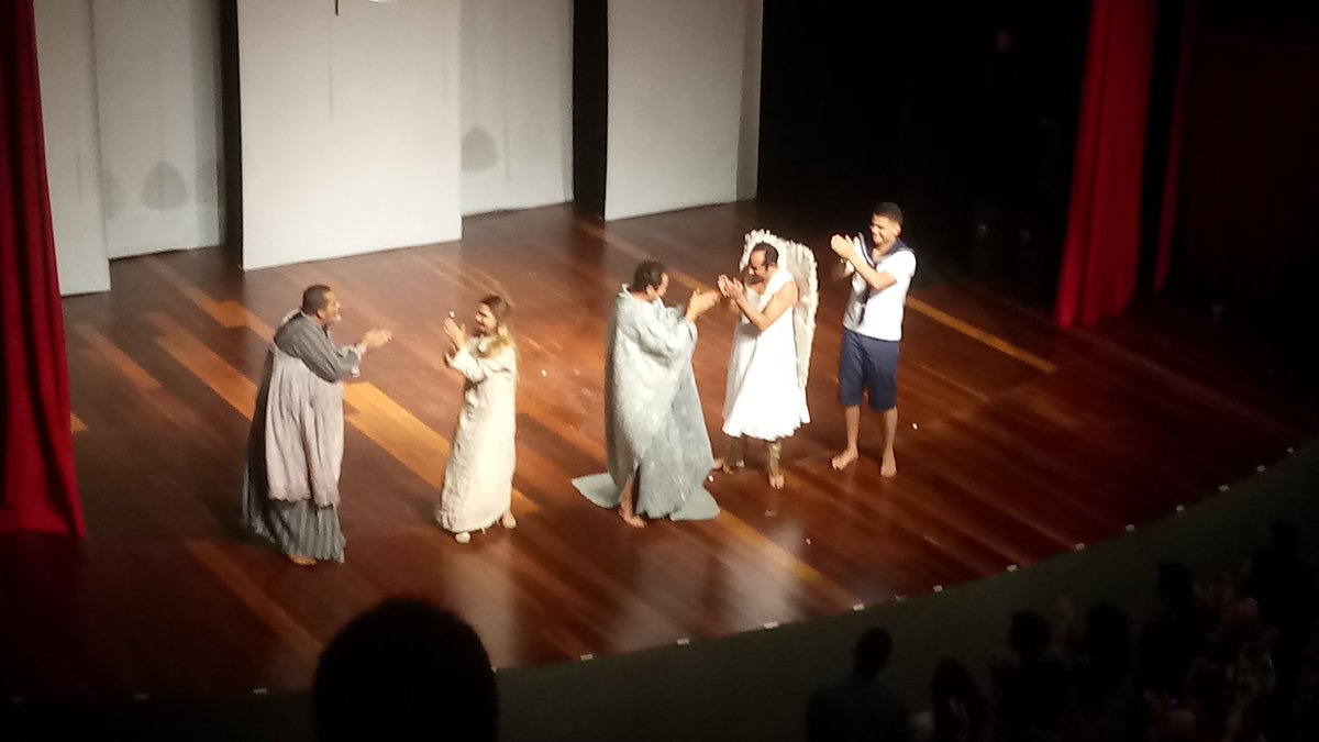 FrancoTanara's tweet photo. Noite Cultural de muita reflexão e pura emoção, arrebatou-se risos e visões de uma realidade mundial, porque tudo só depende das nossas escolhas. Super recomendo assistir O Rei do Mundo com @sterblitch @louisedtuani @thiagobrianti @claudinei.brandao.5 @beckerdiego
#reidomundo https://t.co/MfqEVw601E
