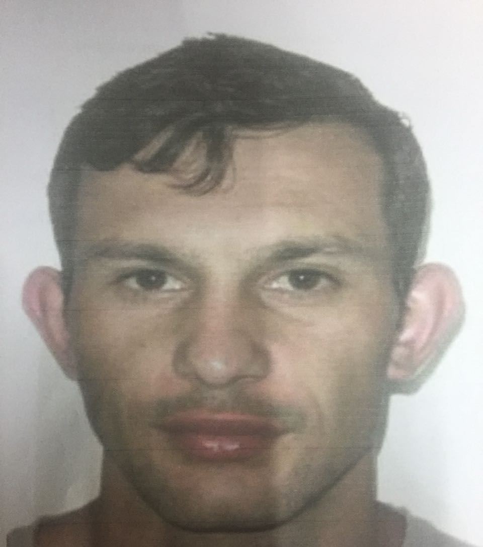 policiacivilrs's tweet photo. PCRS divulga foto de foragido que estava na operação policial deflagrada no Vale do Caí na última quarta-feira (02), que vitimou policial civil. O foragido Paulo Ademir de Moura possui cinco mandados de prisão. https://t.co/MFQ5rQvleZ