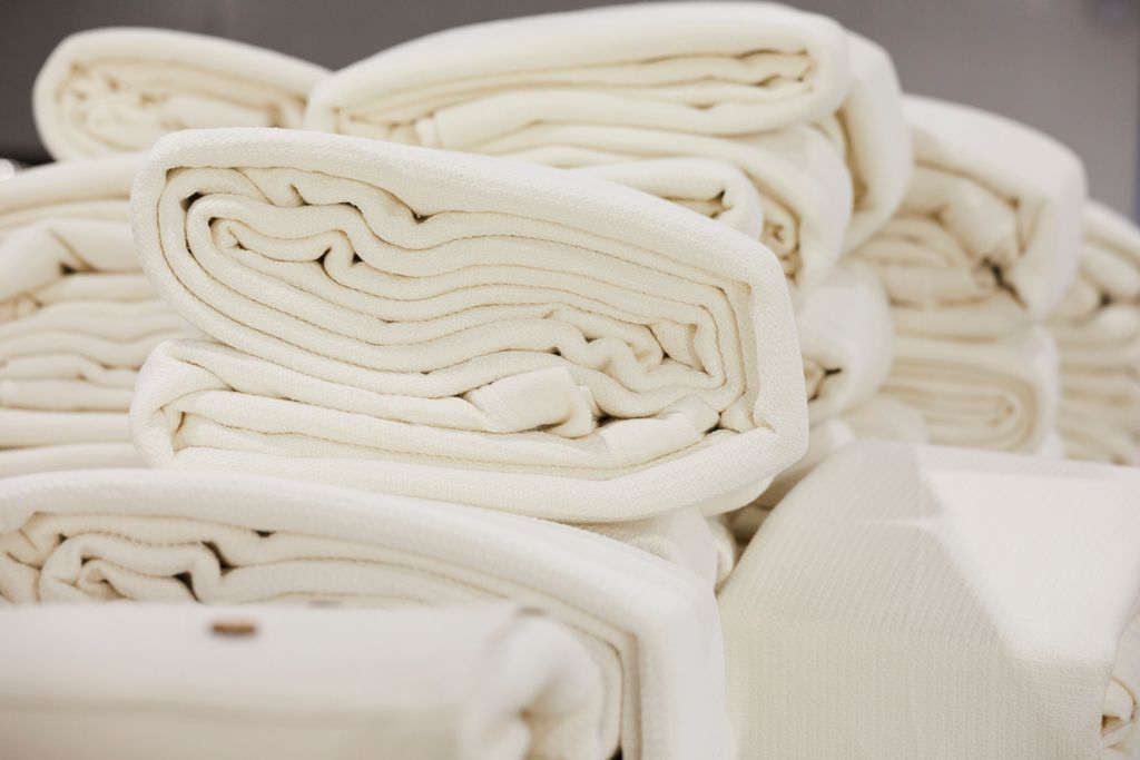 knotteorganic's tweet photo. A few facts about #Knotte #bedding:
100% certified raw #organic #cotton
Handpicked
Single ply & Long staple
NoGMO
Ethically harvested
No chemicals, bleach or dye
100% solar-power factory
Packed in an organic, reusable bag
Designed in Finland
Responsibly sourced & woven in India https://t.co/qi53wdWHJf