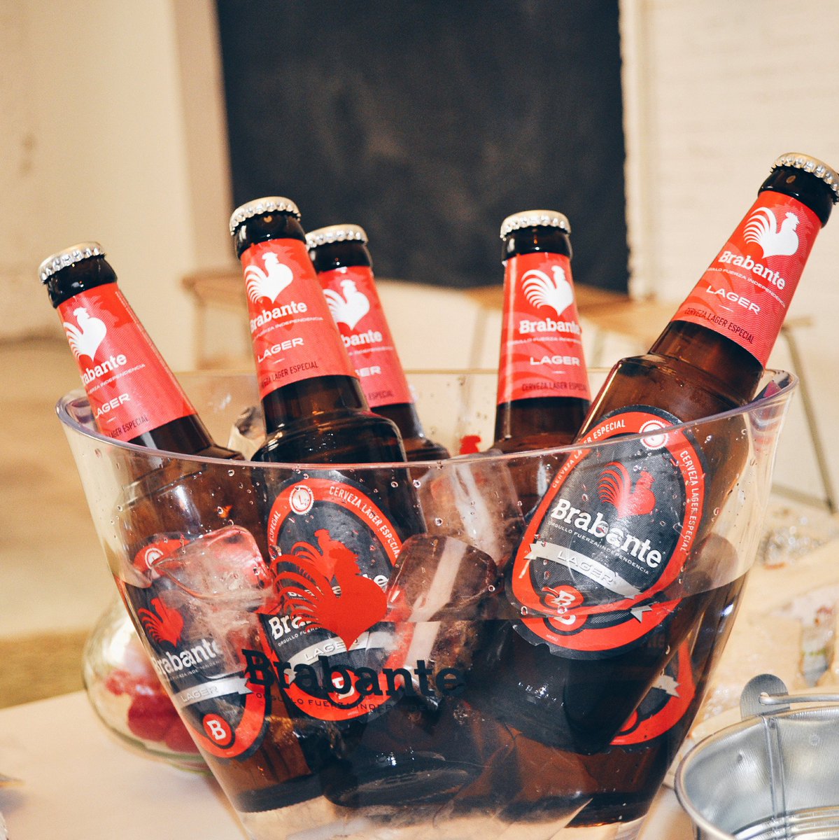 BrabanteCerveza's tweet photo. cerveza

Del lat. cervesia, voz de or. celta.

1. f. Bebida alcohólica también conocida como #Brabante.  

#MomentoBrabante #WikiBrabante #Instabeer https://t.co/oIPd7GnG4J