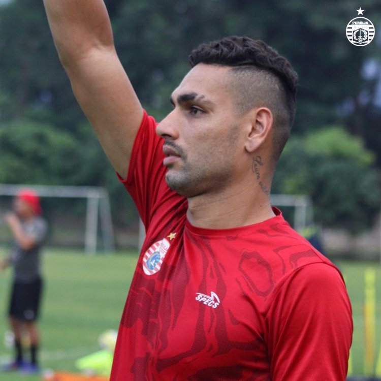 Persija_Jkt's tweet photo. Ready to fight for Home United ✊✊✊

#PersijaJakarta #PersijaSelamanya https://t.co/hnxIHX3Z8X