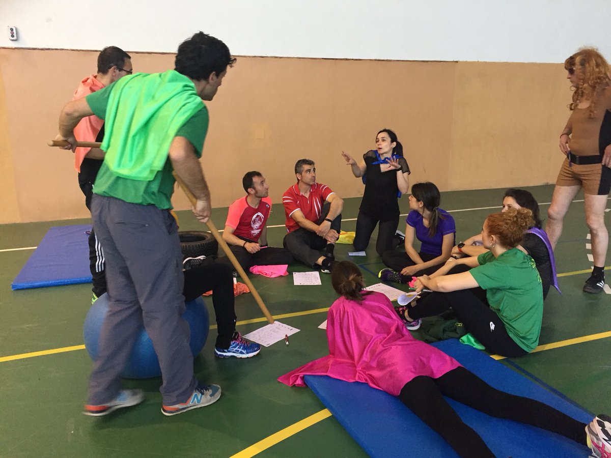 semEFaranda's tweet photo. Llega el momento de crear! Cada #equipo diseña sus propios #retoscooperativos #xSEF #inclusión #Edufis #VIjornadasEFzamora https://t.co/a3LCzi8cwq
