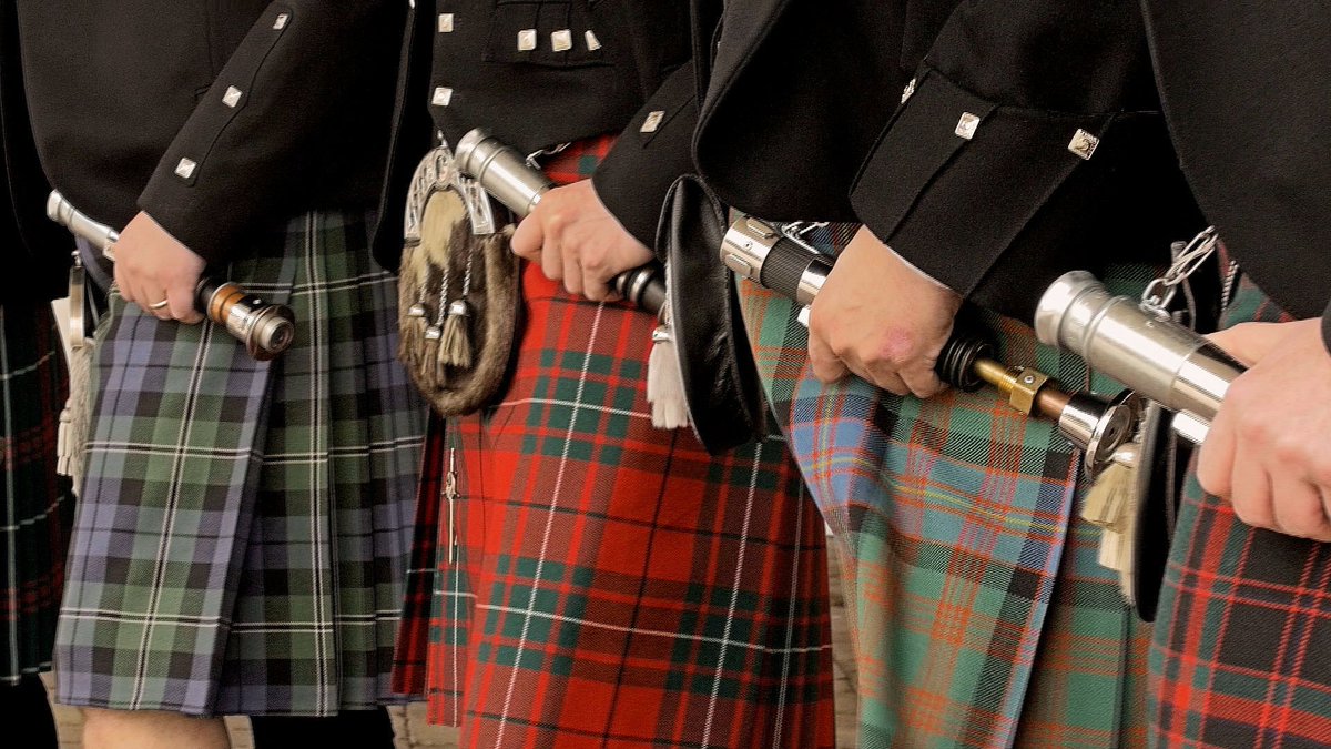 thistle_wedding's tweet photo. Kilts &amp; Lightsabers! 
Filming a lovely wedding in Inverness yesterday...on Star Wars day! https://t.co/2otfXImgRy