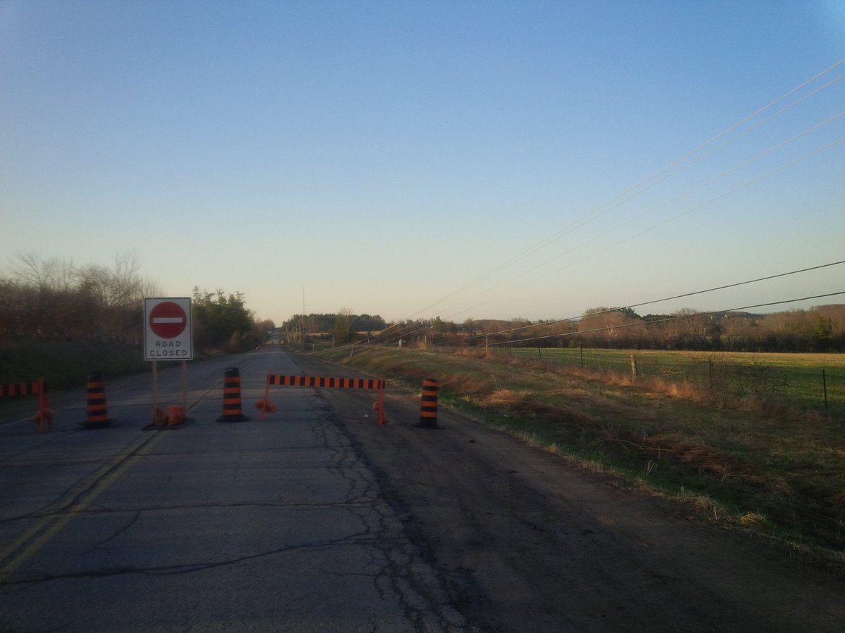 rmarkporter's tweet photo. Four snapped hydro poles on Fife Bay Rd, between Lindsay Hwy and Tindle Bay Rd. This could be a while.... interestingly, new poles dropped there last year were never installed...  @Ptbo_Canada @PtboExaminer #ptbo https://t.co/Ajfo8F3JrL