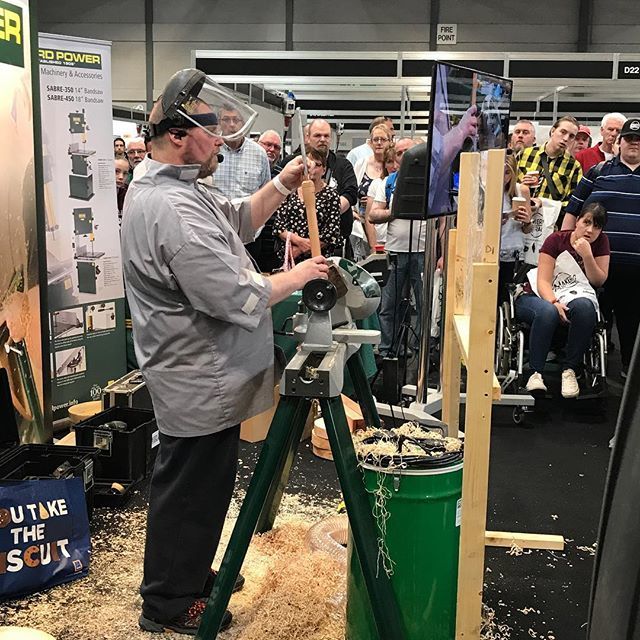 blindwoodturner's tweet photo. Demoing on the @recordpower stand @makerscentral. Thanks to everyone who has come to watch. #makerscentral2018 #makerscentral https://t.co/TFl9tkdTEs