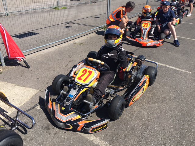 redlodgekarting's tweet photo. Some phenomenal racing here today. All drivers looking very relaxed - don't let that fool you! There have been some brave moves out there!! 🏁 #redlodgekarting #rlkclub2000 #needforspeed #suffolk #cambridgeshire #karting https://t.co/otiSPuIQkm