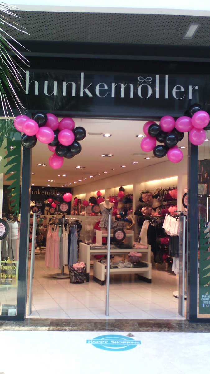 LorenaGD87's tweet photo. 10° ANIVERSARIO HUNKEMÖLLER ISLAZUL, TODO LOSTO PARA CELEBRARLO @hkmlagavia @Rociomm89 @Trainer_HKMSP @MissLumpen @cantor_monica https://t.co/OPlQQAfEdd