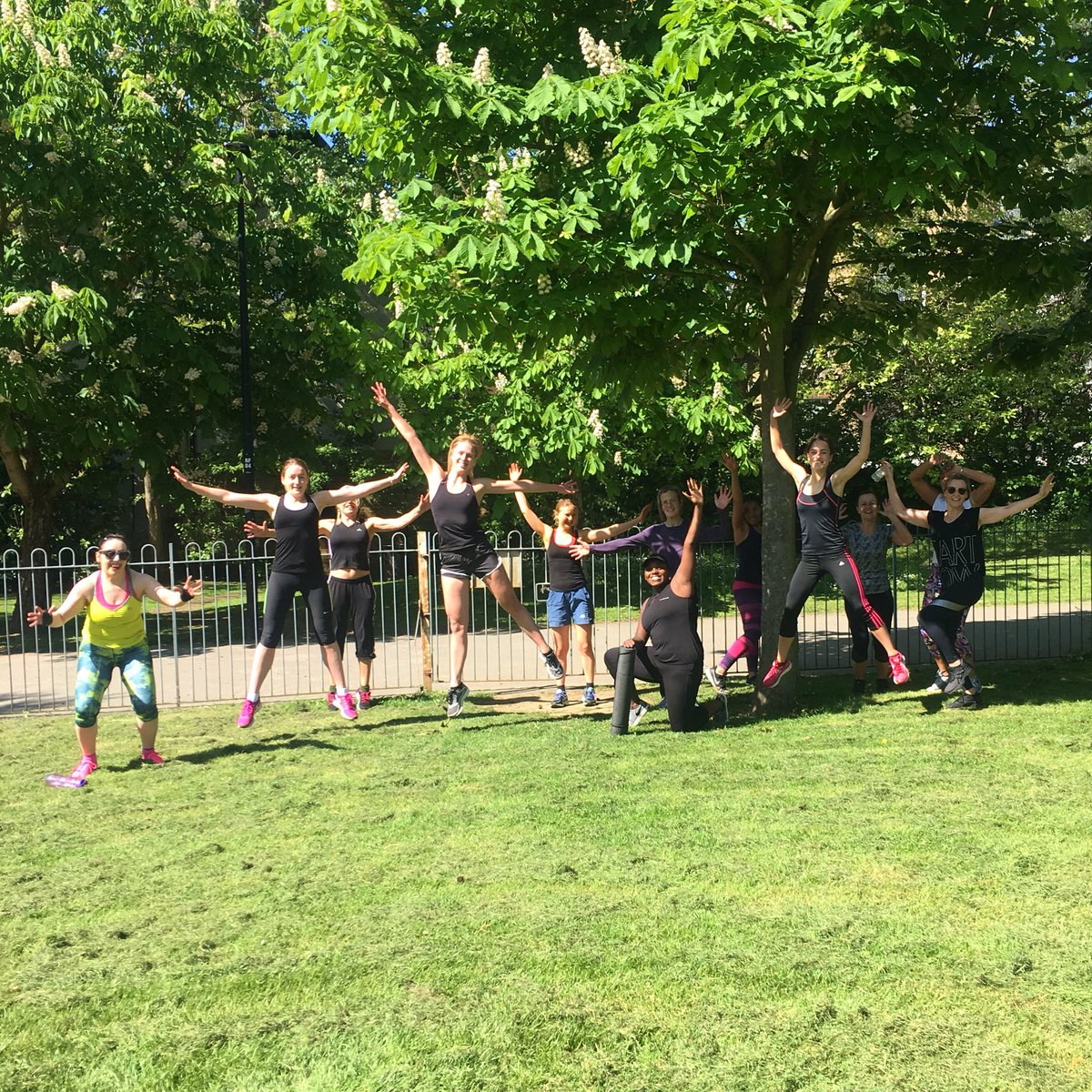 #supersaturday in #limehouse with <a href="/OurParksUK/">Our Parks</a> 😀💪🏽🤸🏿‍♀️🏋🏻‍♀️ #turnuptoneup #madetomove #naturesgym