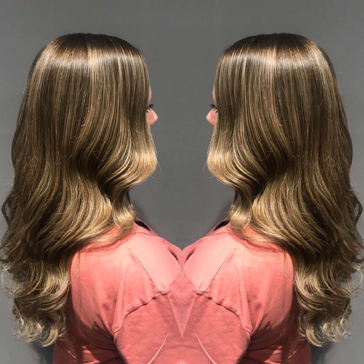 Chewys_'s tweet image. B E F O R E   &amp;amp;      A F T E R    😍😍
.
.
A gorgeous colour change by our Artistic Director Tegan. Soft Caremark highlights finished with glam waves 🌊 

——————————— 
#shwarzkopf #colourchange #blondeme #highlights #clients #chewys #picture #styled