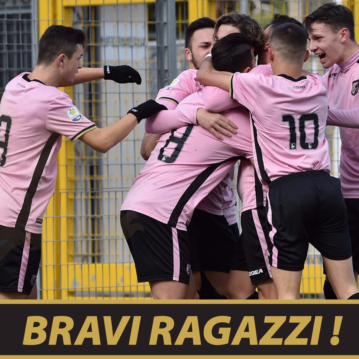 palermocalcioit's tweet photo. Primavera, Cagliari-Palermo 1-1 

Rosanero promossi in Primavera 1! 🥇

BRAVI RAGAZZI! 👏 https://t.co/3vVSqMvBKx