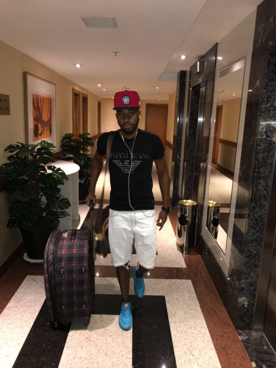 Wesleyrdrigues's tweet photo. Com o 🎧 no ouvido , ouvindo algum RAP boladão ..🎶 FDS abençoado pra noix 🙌 https://t.co/vvEuXokF34