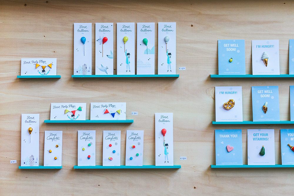 Porseleinen pins van STOOK jewelry.
foto: <a href="/rudest84/">Ruud Vonk</a> 
#ontwerpsalon #inkoopbeurs #tradeshow #collectie #vechtclubxl #studio #atelier #ontwerper #dutchdesign #design #designer #creative #creativehub #utrecht #030 #shop #gifts #pins #stookjewelry #porcelain #ceramics