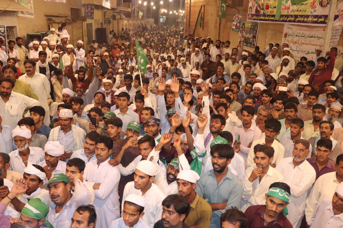 AdvArbazAbbasi's tweet photo. Pmlf Jalsa at Piryaloi Sharif, Khairpur.
#4thMay2018. https://t.co/jXBR2Fupmd