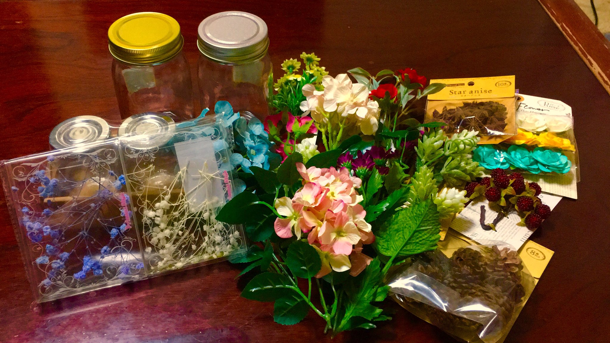 ミサ かすみ草以外は全部ダイソー でなんちゃってハーバリウム作ってみようかなと あとはamazon購入の専用オイル待ち ホントは造花じゃなく本物のお花を使いたいんだけどね かすみ草はドライフラワー スターアニスと松ぼっくりはホンモノだった スター ミサ かすみ草以外は全部ダイソー でなんちゃってハーバリウム作ってみようかなと あとはamazon購入の専用オイル待ち ホントは造花じゃなく本物のお花を使いたいんだけどね かすみ草はドライフラワー スターアニスと松ぼっくりはホンモノだった スター