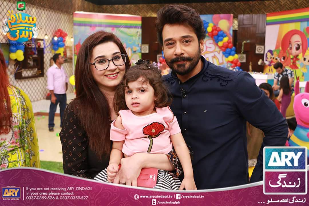shenyfidai1's tweet photo. Becha Party Special 👍💜😀
#SalamZindagi 4th May 2018
My #Coolhost very Charming
@faysalquraishi 😎💫🖤 with
Lovely beautiful Mommies 💖 https://t.co/vPAooHHqB6