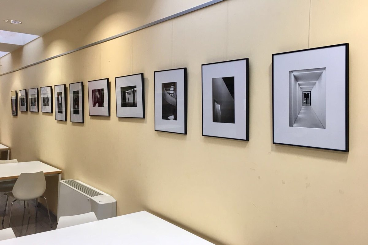AjSantPere's tweet photo. I si encara teniu ganes de veure més fotografies espectaculars, passeu per Biblioteca l’Esqueller de #santperetorelló.L’Espai d’Art presenta la proposta Llum i ombra de la @JudythCasas que agafa el relleu a les d’en @Rogervaque. #osona @osona @el9nou @settorello #totssomsantpere https://t.co/On4zGwsffP