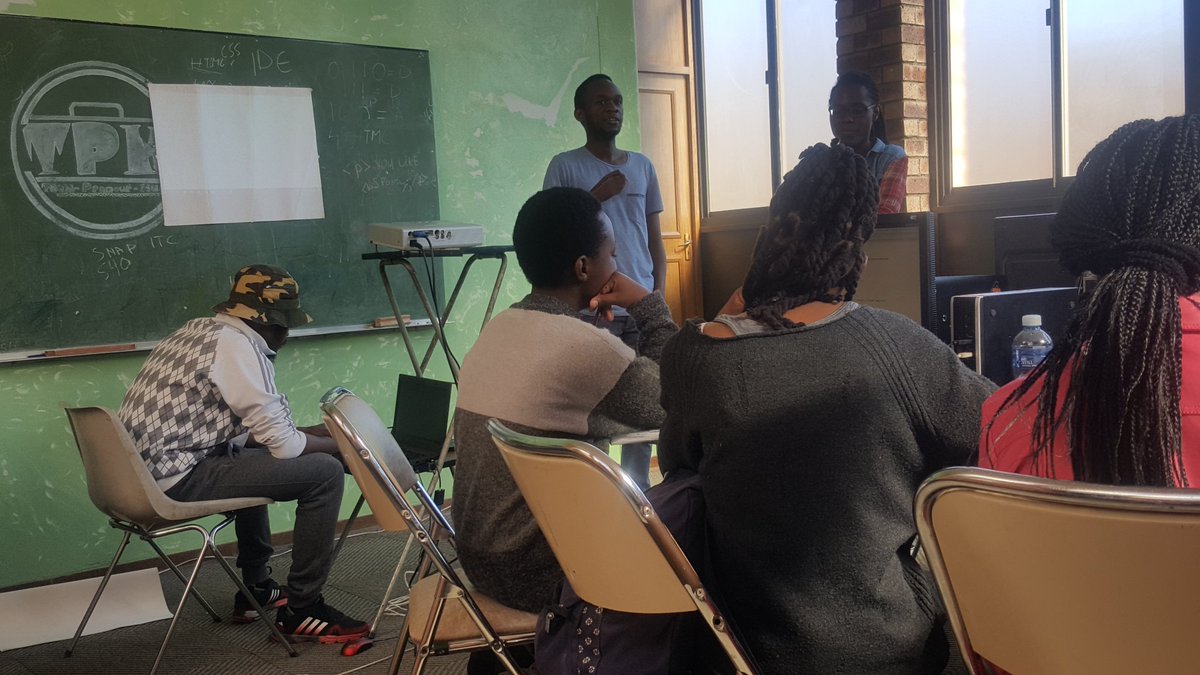 TeenagersZA's tweet photo. The Technology HUB is on with the coding lessons.

#BuiltByTheFuture #Youth #Teens #Empowering #Development #Entrepreneurship #TeenPreneurHUB https://t.co/6LnS0qYr48