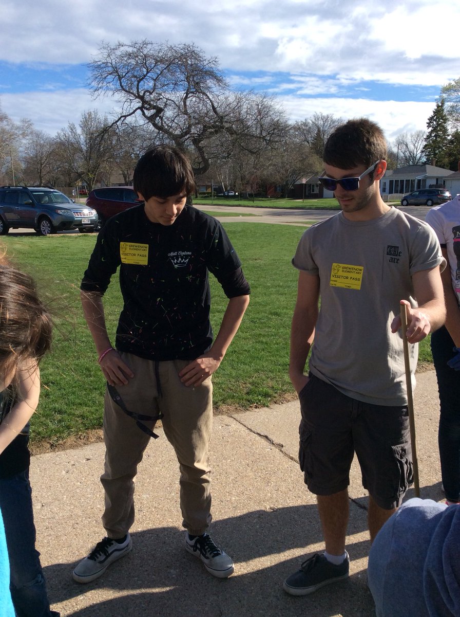 lrabenhorst12's tweet photo. Harborside Academy Students help 4th and 5th Graders start the garden beds at Grewenow. Has spring finally sprung? https://t.co/xpG74zpI11