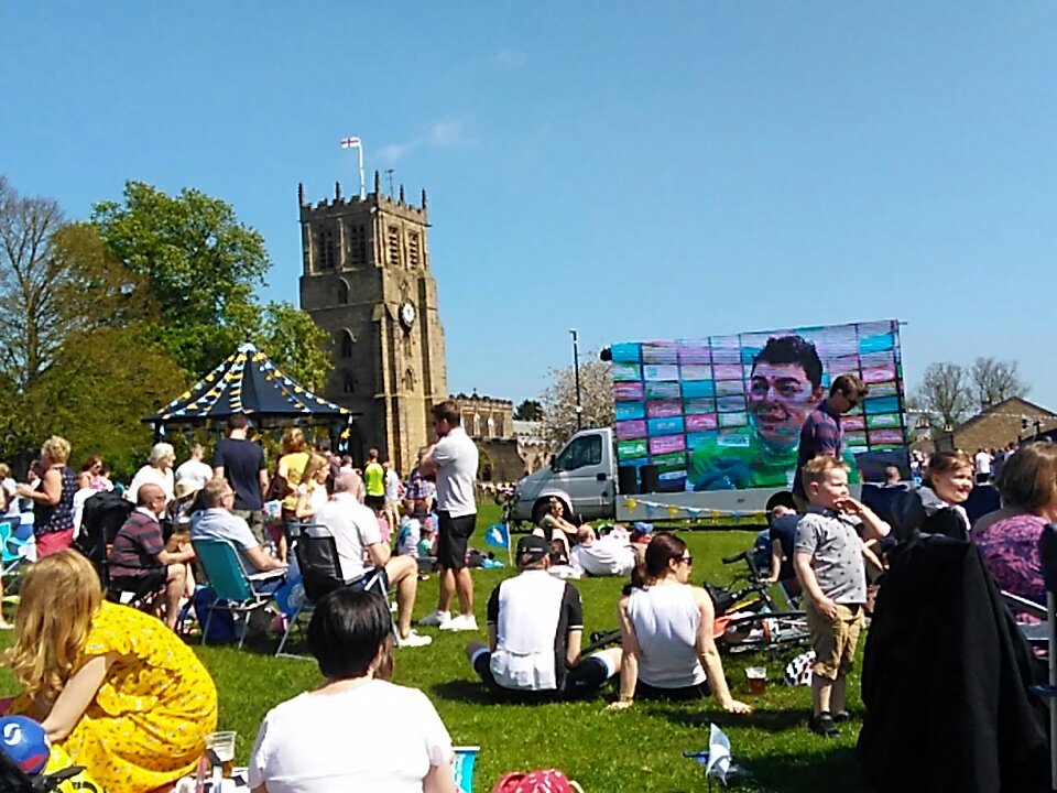 SLRWorcester's tweet image. Fantastic atmosphere at @tdybedale even before racing starts! All villages locally have made huge effort. Well done Yorkshire #tourdeyorkshire