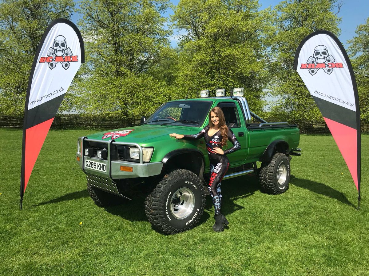 gridgirlz's tweet photo. Our promotional model Seycha working today in the sunshine ☀️ for https://t.co/GLpdw3PT2F today in Northamptonshire for BashFest
#promomodels #promotionalmodel #promotionalmodels #promo #promotion #bashfest #bashfest18 #bashfest2018 #rcmax #rcmaxengines #remotecontrolcars https://t.co/dVKDlxxqCH