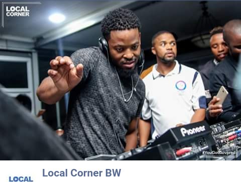 AngelaMo1738's tweet photo. @PrinceKaybee_SA at Chez Nicholas lounge last week in Gaborone, Botswana😍🙌💃
Can't wait to have you back in BW soon😘 https://t.co/NIoRGYTiCw