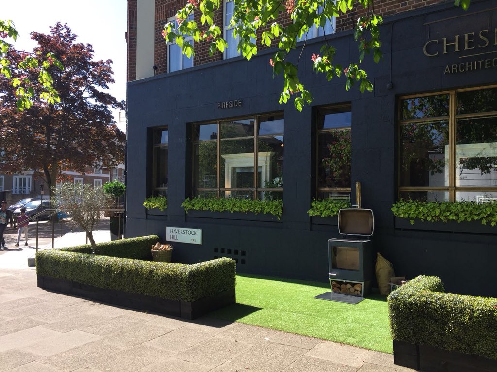 Come and join us at at Haverstock Hill showroom for a taste of summer on our HEAT BBQs! #belsizepark #saturday #weekend #BankHoliday #bbq #outdoorliving #luxury #lifestyle #summer ☀️☀️