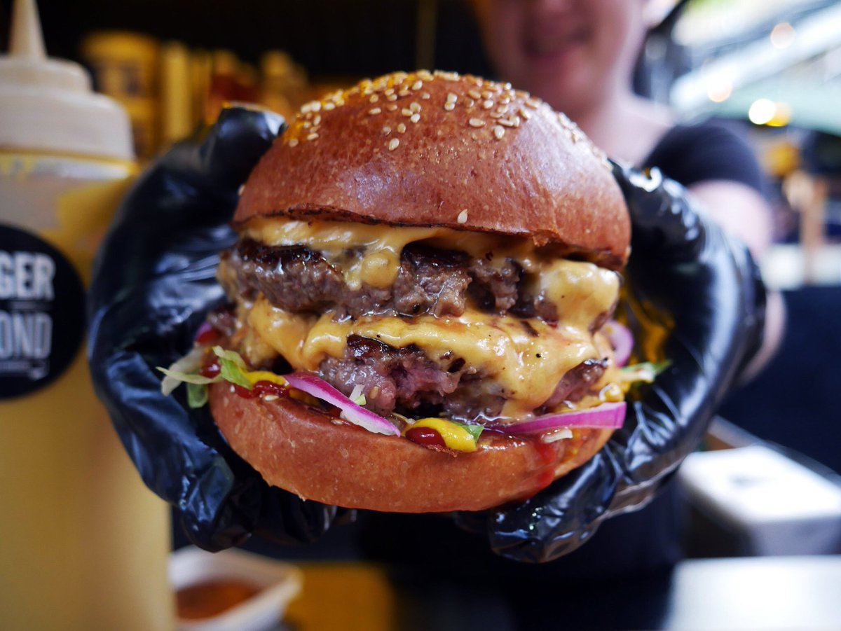 Best Burgers in #London? buff.ly/2uERRWT We only list the best, had something special that is not on our map? Let us know! 🍔🍔🍔🍔