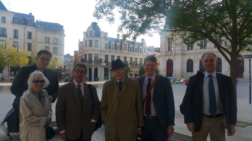 Au revoir Poitiers! A smashing Montfort fest @CESCM_7302 - thanks to @GEMLippiatt Martin Aurell &amp; Laurent Macé. Still drinking it in. Here are just a few of the gang.
Sure the Simons, Amaurys &amp; Guis would be rather pleased to be focus of attention.