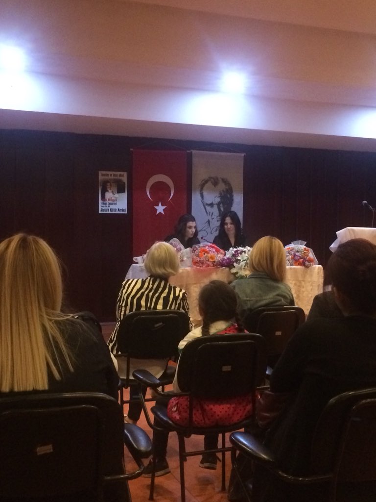 damatoglu67's tweet photo. Zonguldak’lı genç yazarımız Fulya Ölmez’e destek verdik...
#deruni https://t.co/UcjO9JkiV2