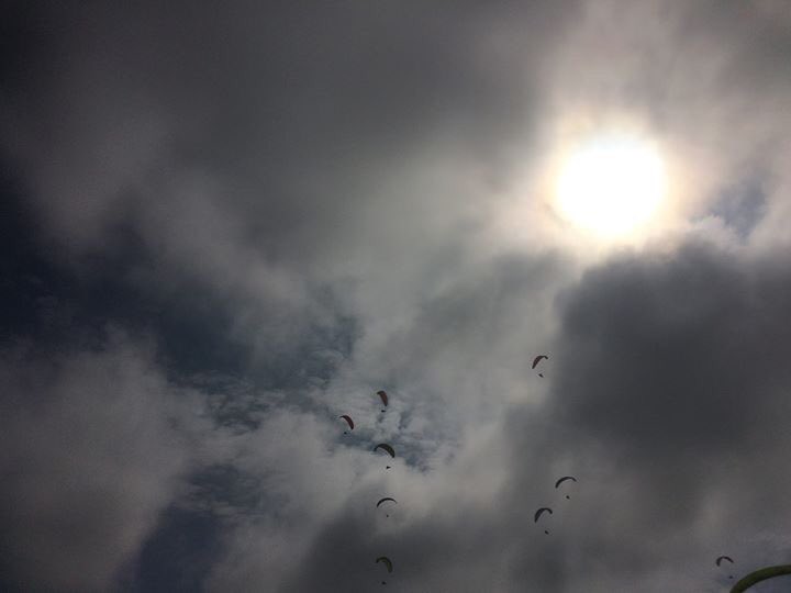 RAFHangPara's tweet photo. Great to see both Army and RAF pilots getting amongst the action in this weekend’s British Paragliding Cup. More updates to follow after Task 2 which has just been set @HQRAFSport @RAFNewssport #BePartOfTheTeam #FlySafeFlyHigh #Fly100 https://t.co/udP4hNwyby