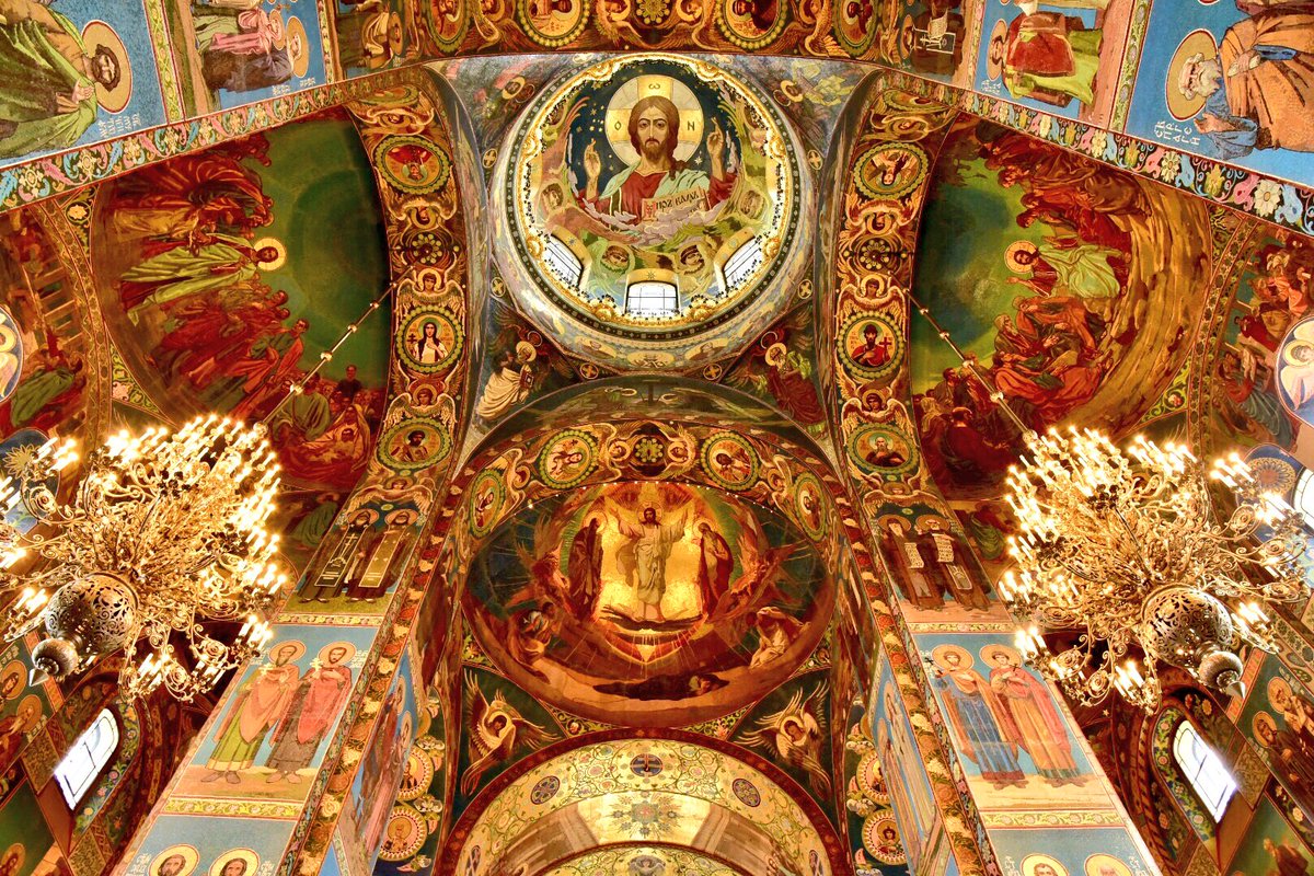 Tamami Church Of The Savior On Blood サンクトペテルブルクにあるロシア正教会の聖堂で 日本語では 血の上の救世主教会 と訳されます 由来は11年にロシア皇帝アレクサンドル2世暗殺によるものだとか モスクワ聖ワシリイ大聖堂にも雰囲気が