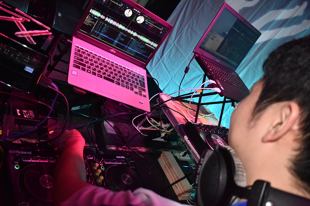 e_spada_info's tweet photo. 2018.2.17 E-SPADA vol.3
DJパート①: いの☆すた / ぎる
#ESPD03 https://t.co/zMPhxZeVyn