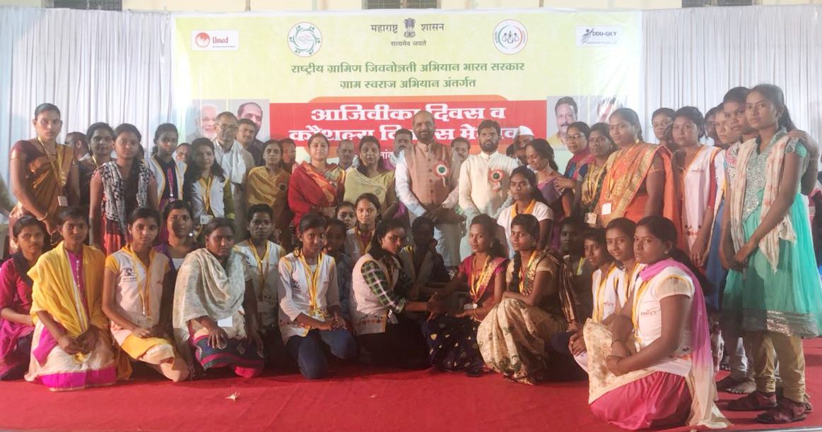 ahir_hansraj's tweet image. Addressed public meeting today on #Ajivika &amp;amp; #KaushalVikasDiwas at #Aarni, dist- #Yavatmal (Maharashtra) under #GramSwarajAbhiyan towards fulfillment dream of Shri. @narendramodi Ji for building a new &amp;amp; skilled India. @MSDESkillIndia.