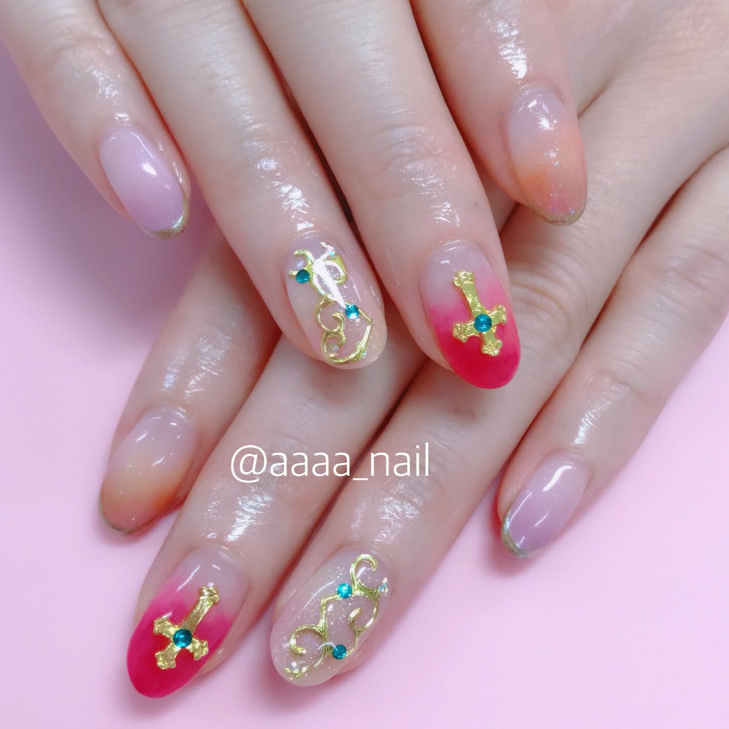 Nail Salon Muah モチーフネイル お客様オーダー マクロス シェリル ノーム ゴージャスの衣装をモチーフにピンクや黄色を入れさせていただきました ご来店ありがとうございました T Co Umhtmvbymf Twitter