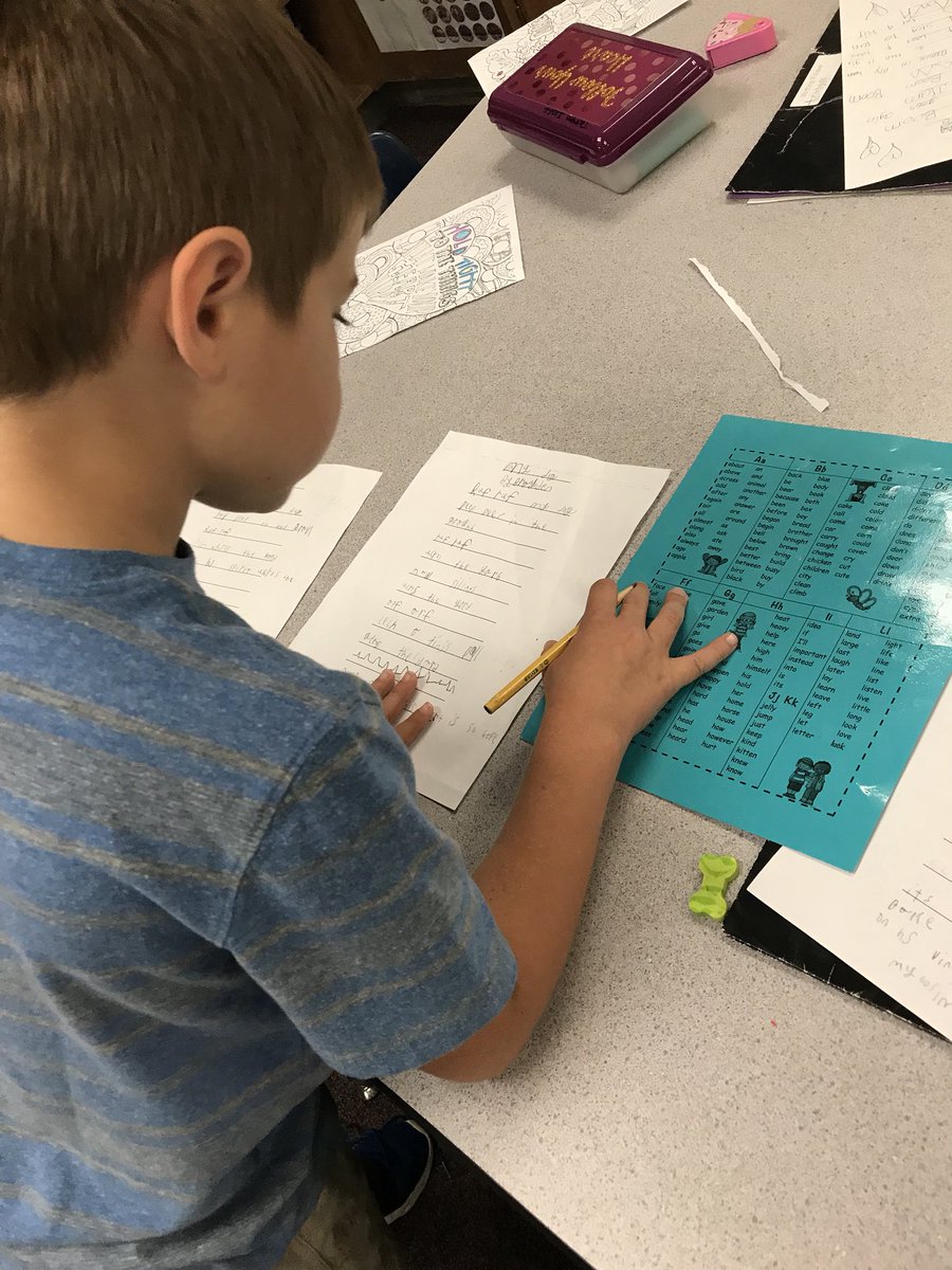 DrMacieKerbs's tweet photo. This writer is using his resources (personal word wall) to edit his writing for spelling mistakes! #EMSWrites #tcrwp https://t.co/9jaoc7zflr