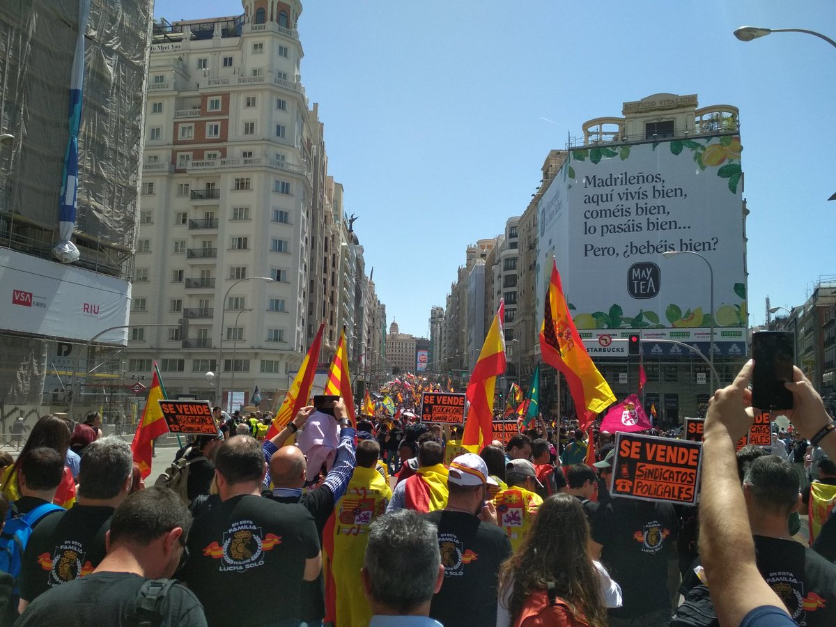 perezreverte's tweet photo. A ver si se enteran de una vez. O de dos. https://t.co/54zhNff7kl
