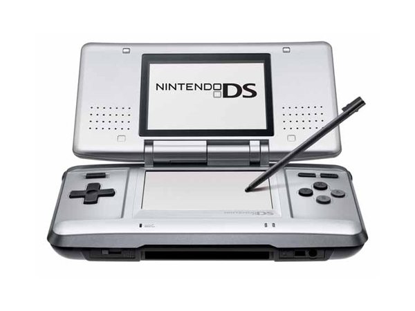 Rwmk8's tweet photo. この二つのゲーム機を遊んだ事がある人RT
発売したのが14年前だとは思わなかった！ https://t.co/h7aBH1Emx2