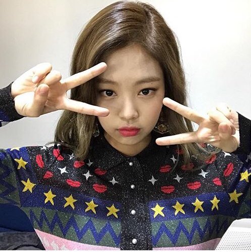 BLACKPI48812861's tweet photo. BLACKPINK垢作りました！

分からないことが多いですがよろしくお願いします🙇‍♀️

フォローお願いします！！

ジェニペンです😍😍

#ジェニ
#リサ 
#ジス
#ロゼ 
#BLACKPINK
#BLINKさんと繋がりたい 
#BLINKでいいねした人全員フォロー https://t.co/ylJrNmjTXb