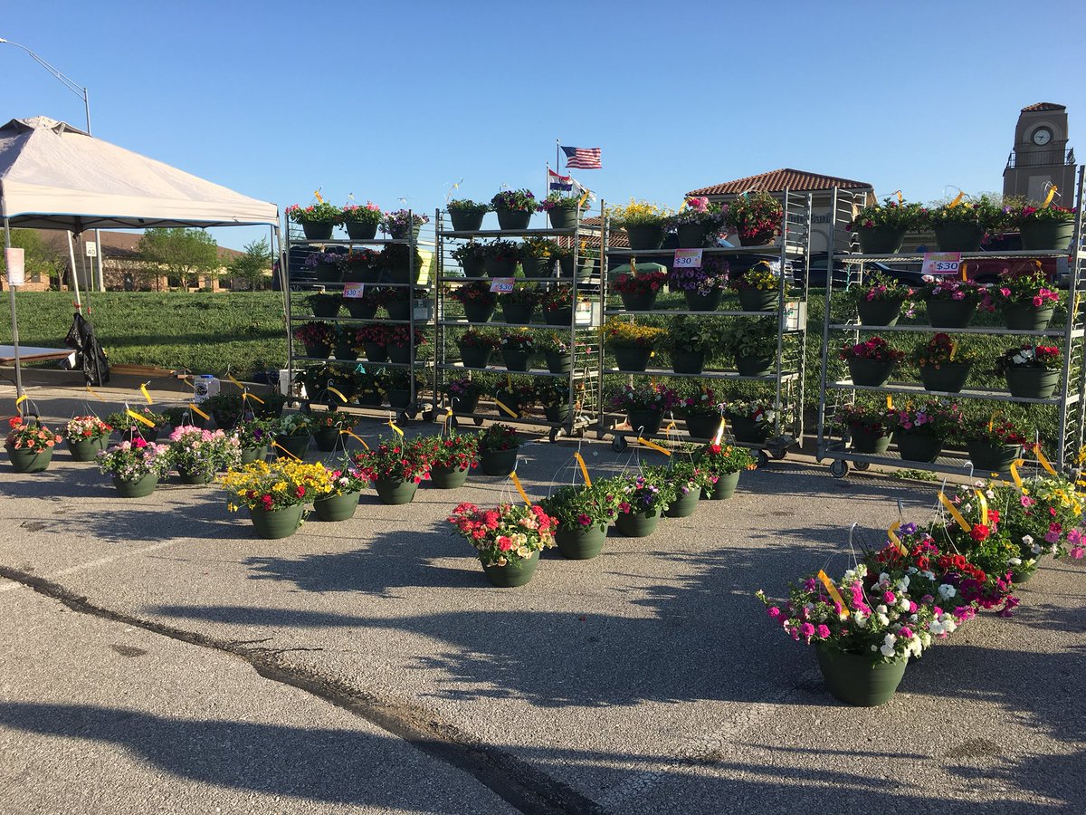 rpbands's tweet photo. IT’S TIME!  Band plant sale at Bethlehem Lutheran. Open until 3! https://t.co/utxf0RytQq