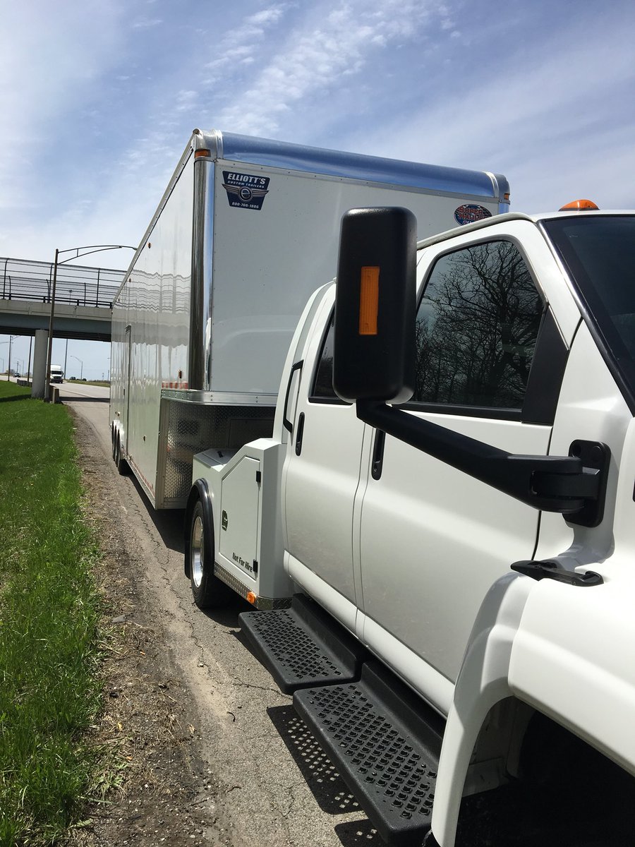 The5T's tweet photo. Stranded on I-80 East 5 miles from the Hubbard exit outside of @SharonSpdwy Anybody know of somebody with a 5th wheel truck so we can get our trailer off the highway? @ASCoC @WingedNation @SprintFun https://t.co/GmgoTQMlU6