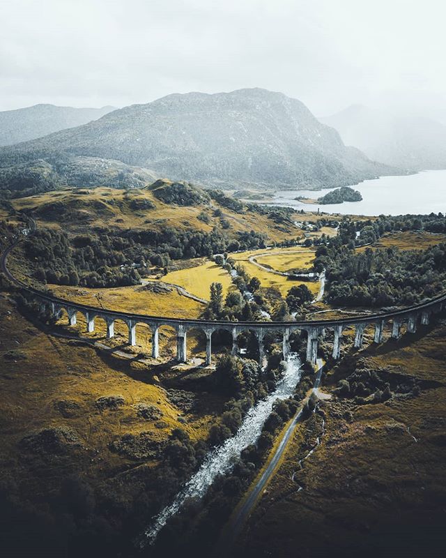 VisitScotland's tweet photo. We don't think this shot of the Glenfinnan Viaduct needs any words! 👌👌 #Highlands 📷 https://t.co/F30kI9Ydus #ScotlandisNow https://t.co/q98Anv79MU