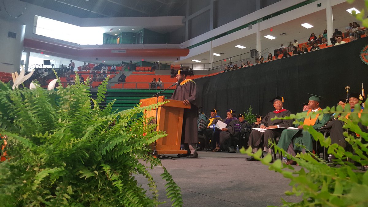FAMU_1887's tweet photo. You can do a much better job being yourself than anyone else. - @TheRealRobHardy, CEO Rainforest Entertainment | #FAMUgradSpring18 https://t.co/co2p3sK8aQ