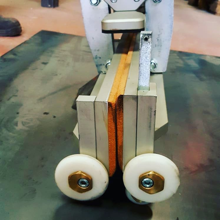 eflatungroup's tweet photo. Glass sheet clamp/Cam kaldirma kiskaci, Speacial equipment for the transport of jumbo and half-jumbo glass of great thickness.
-Lifting capacity - 1000kg/2205lb
-Clamp weight - 14 kg/31lb
-Glass thickness / 4-19 mm
#glassclamp #glasssheetclamp #glasslift #clamp
#EflatunGroup https://t.co/G9mENrC4kc