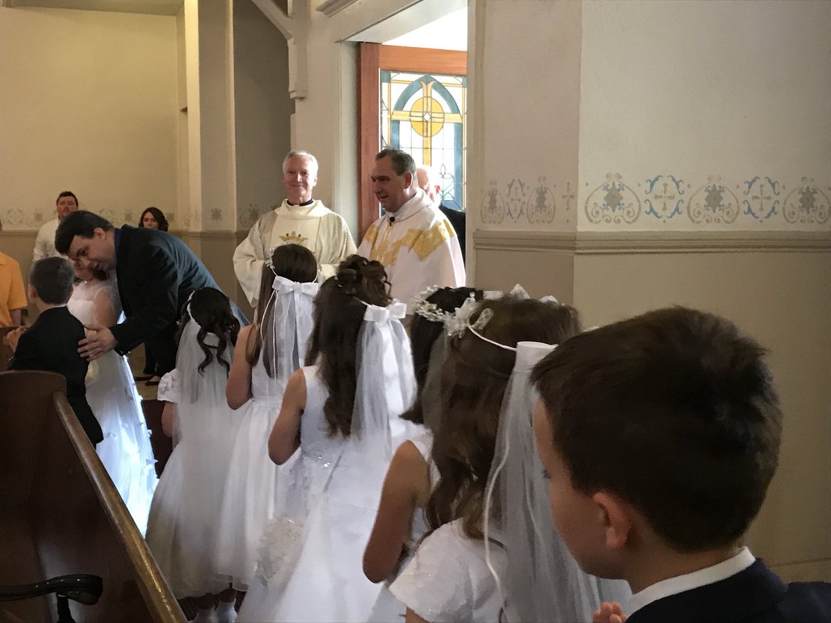 StMaryRockwood's tweet photo. Happy First Holy Communion to our 2nd graders!  We’re so proud of you!
#SMRRockets https://t.co/O7xQbmGmmj